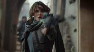 rogue-one-jyn-erso-with-blaster_4q1w_640