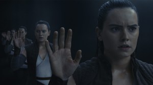 last-jedi-rey-mirror-cave-tall-1